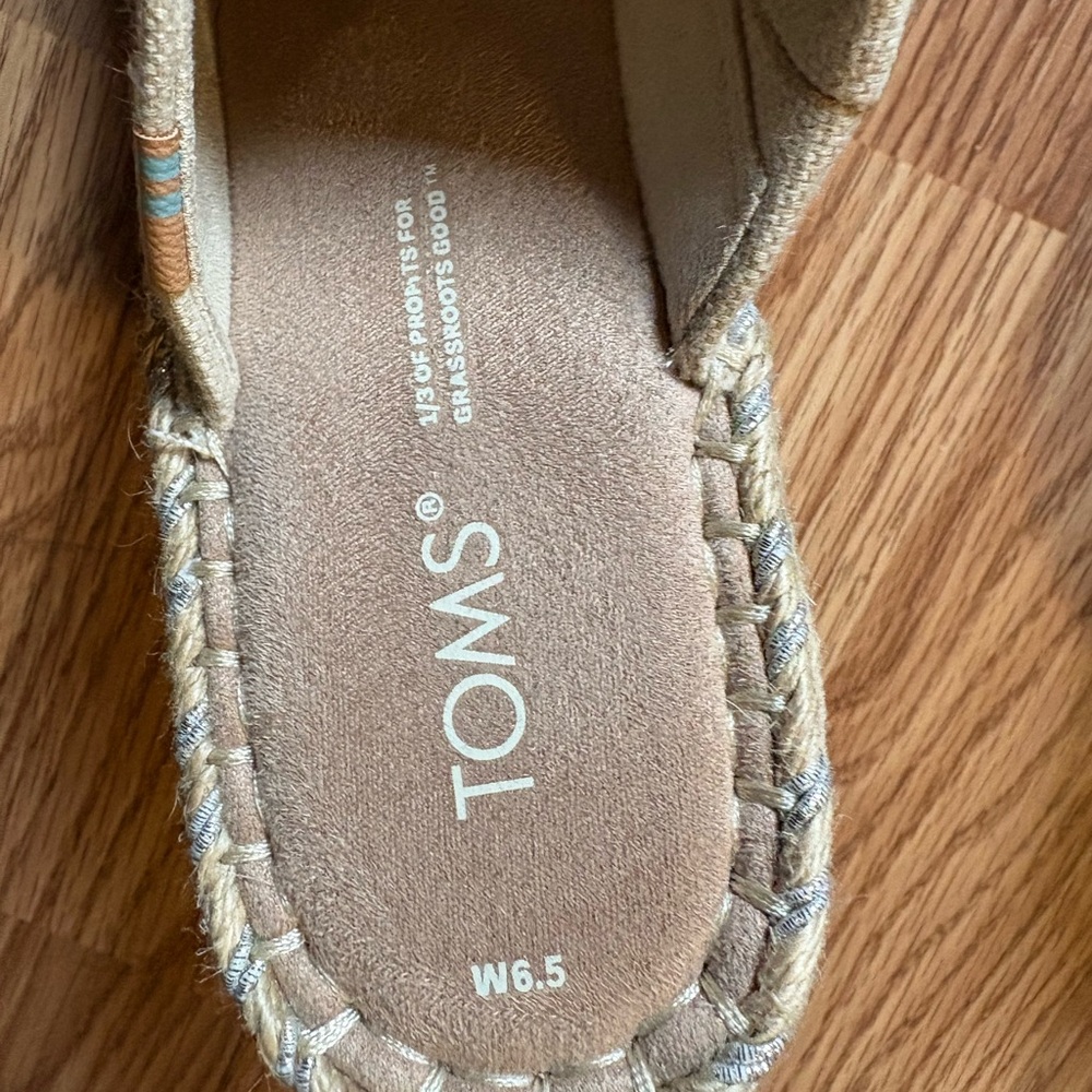 Like new  Tom wedge sanders
